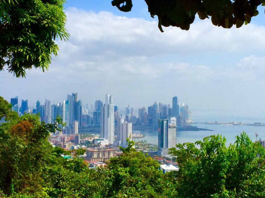 Blick auf die Skyline von Panama Stadt